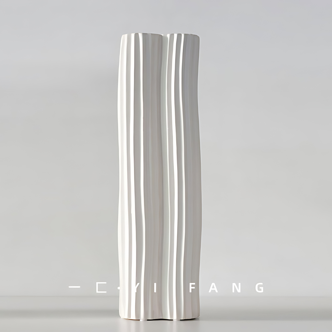 Vaso Keramik moderno deformato 5,9" basso 'Avorio'